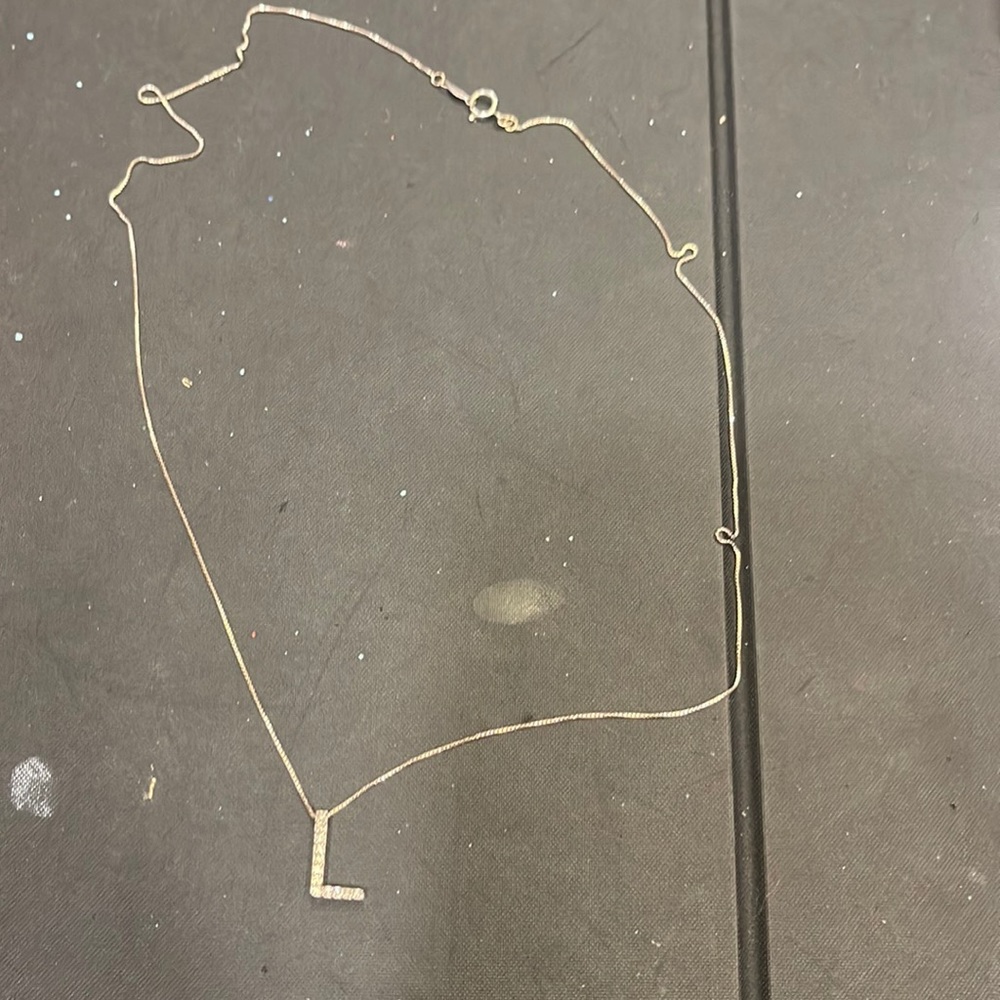 14 k‎ gold L letter necklace